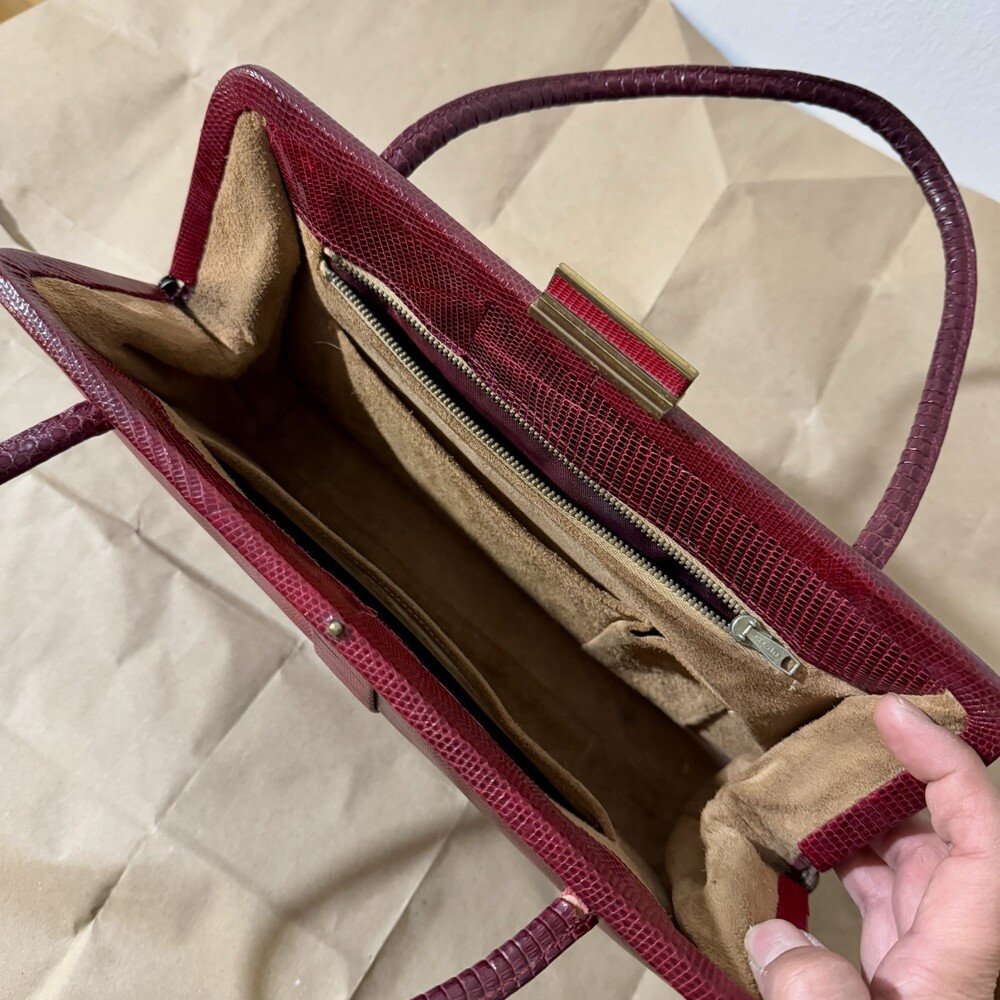 Vintage 1960s est Burgundy Lizard Skin Handbag Gold Clasp Double Handle Purse - Picture 5 of 10